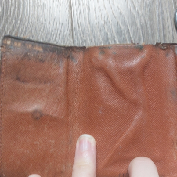 Designer 3 key holders bundle LV Burberry Fendi. Well loved. Authentic - Picture 3 of 12